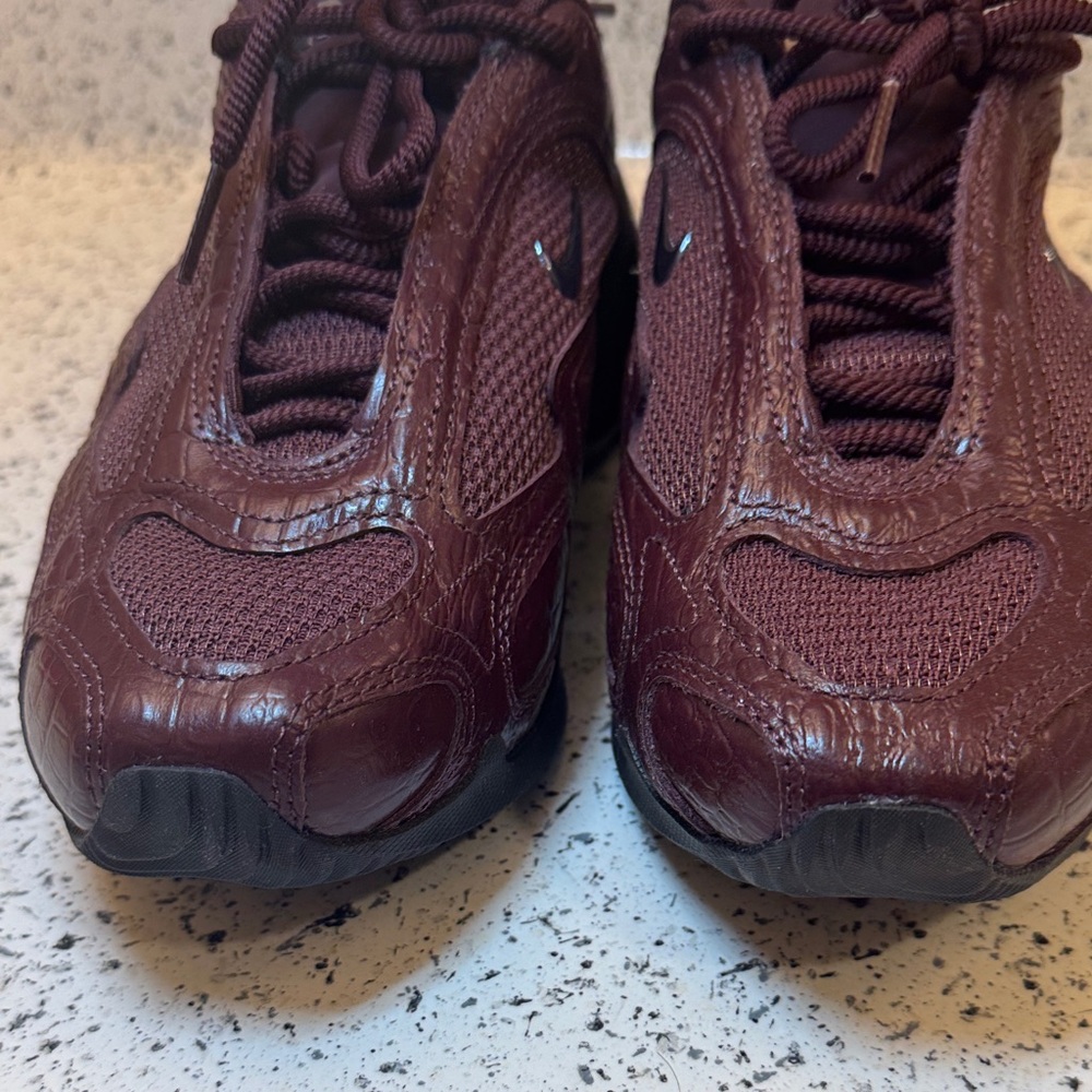 Nike Low-Top Maroon Athletic Sneakers - Picture 7 of 16